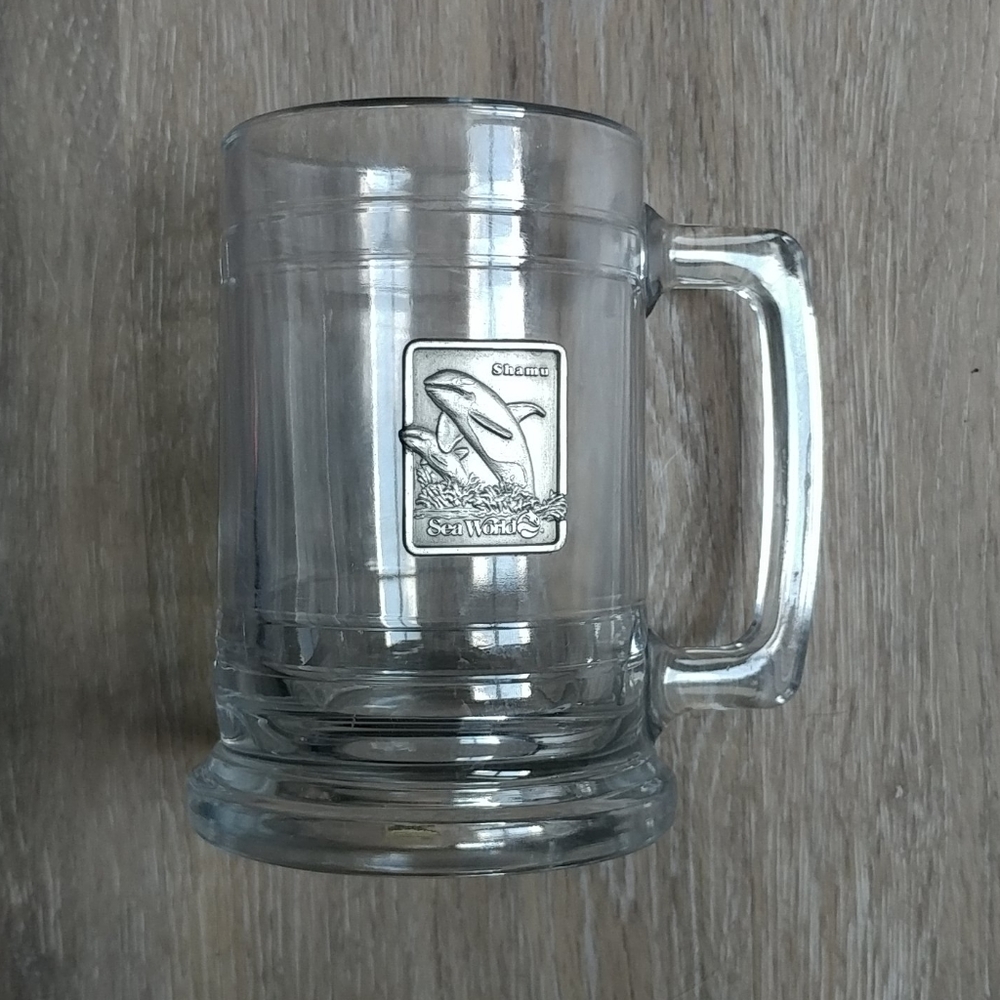 Glass Sea World Shamu Whale Mug with Pewter 1994